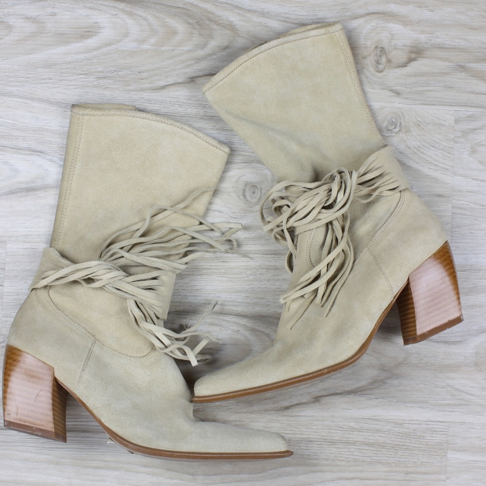 Dollhouse suede boots